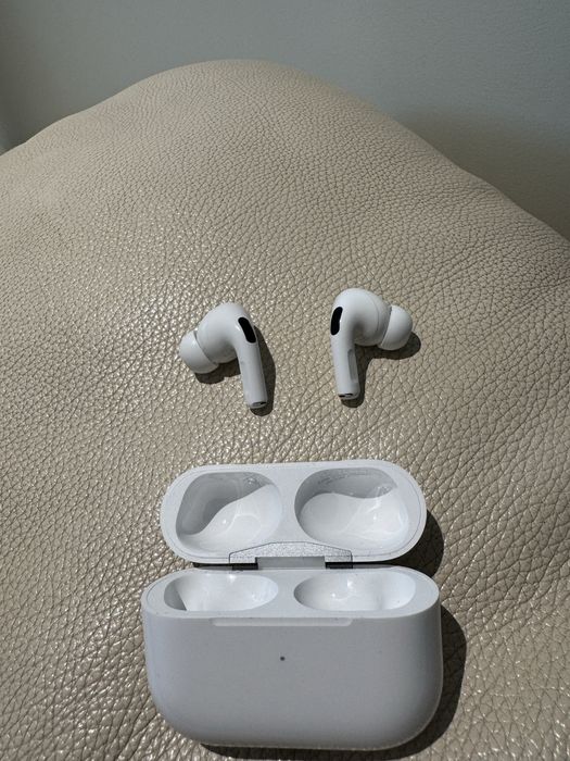 Наушники Apple Airpods pro 2nd generation with Wireless Magsafe белые