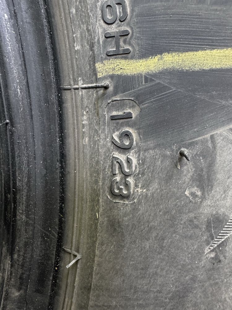 Bridgestone BLIZZAK LM005 265/55/19 DOT 2023