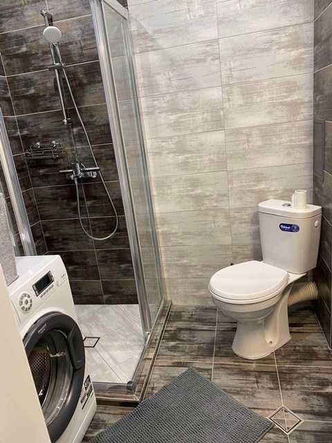 Дава се под наем Двустаен апартамент в Бургас, Зорница - 64 кв.м за 255 € - Снимка #2