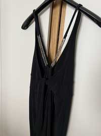 Италианска бутикова черна рокля с остро деколте и интересен гръб