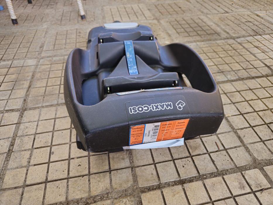 Стол за кола Maxi Cosi Pebble Plus +база Easy base 2