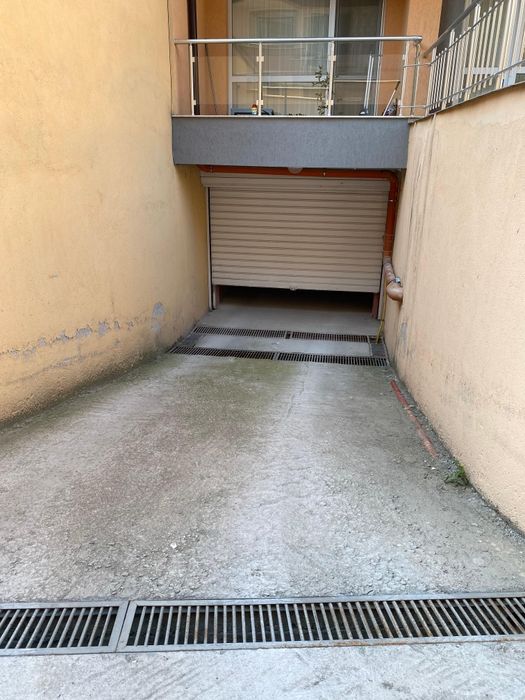 Продавам гараж център Ул.Драгоя Божилов 9