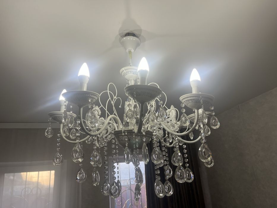 Продается люстра