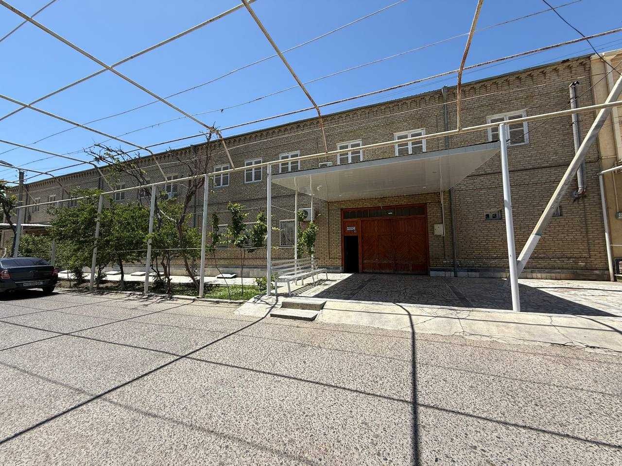 shahar markazidan tayyor 5 sotiqli hovli sotiladi