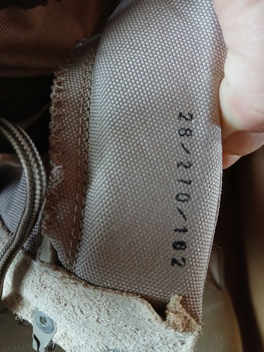 Vand 2 perechi bocanci  armata de vara