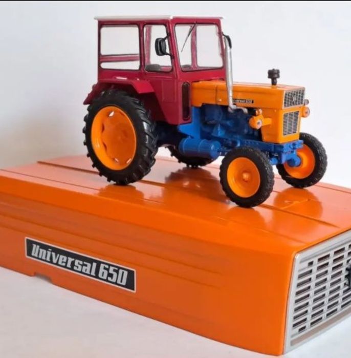 Macheta tractor utb 650 scara 1/43