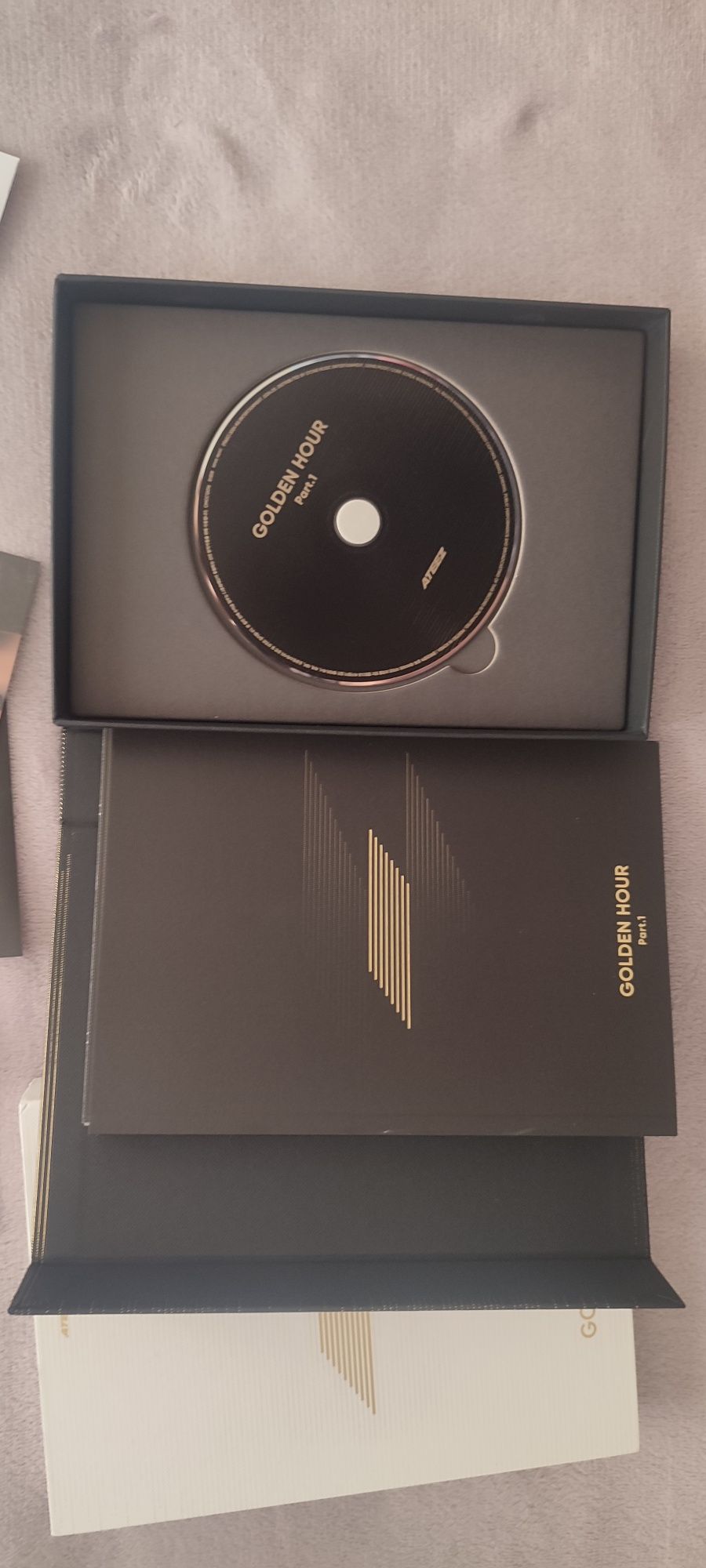 Атеез Кпоп албуми Ateez Golden Hour + Original Photocards.