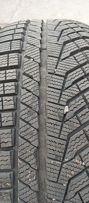 Vând anvelope  Sailun