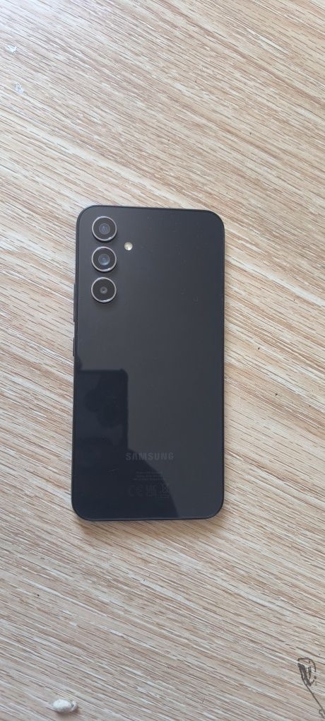 Samsung a54 перфектен