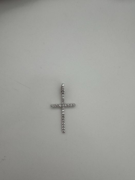 Cercei aur galben Teilor, Cruce aur alb Teilor