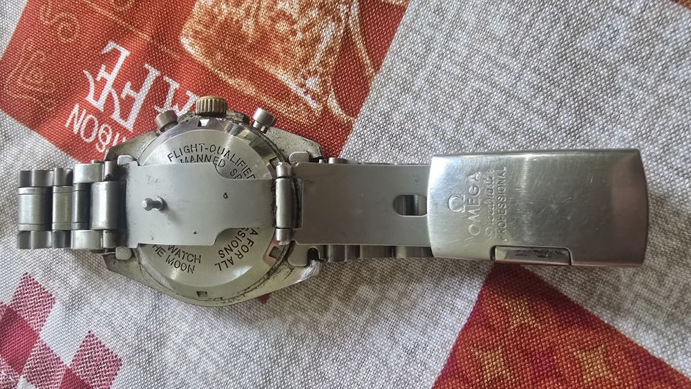 Omega Speedmaster Professional соати солтилади