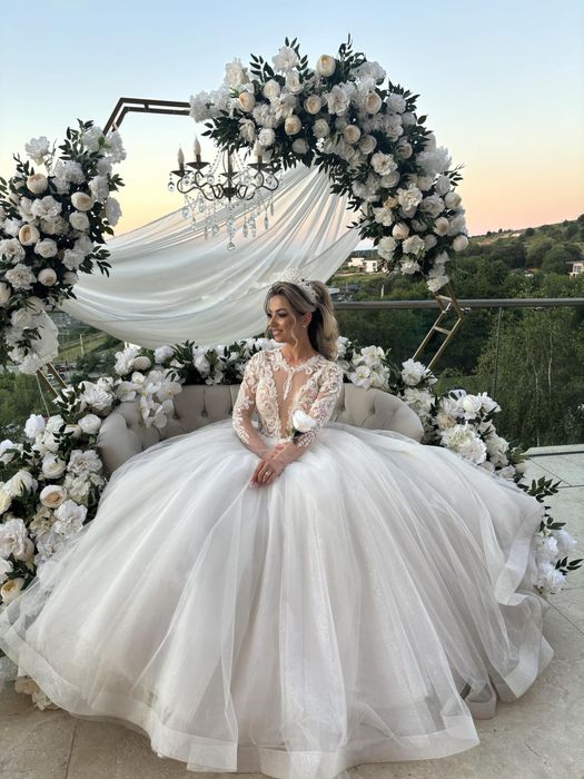 Vand rochie de mireasa