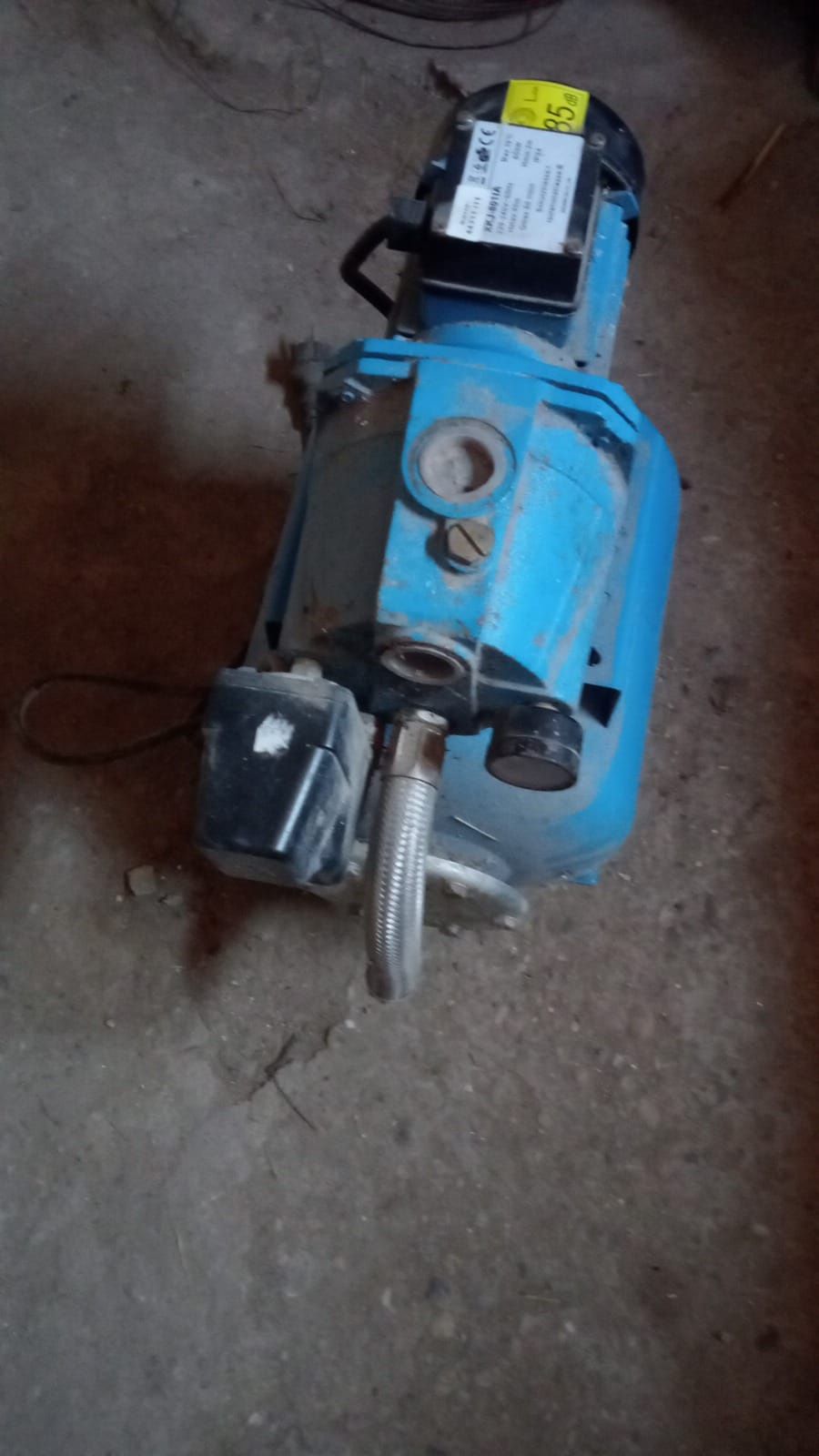 Hidrofor foarte puțin utilizat putere 800 w preț 600 lei negociabil