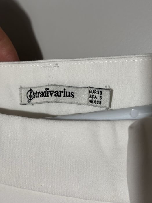 Pantaloni Stradivarius 38