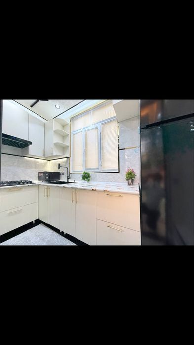 Чиланзарв 18 кв-л . 2в3/3/4.  Новая алея 48м2.  75000уе