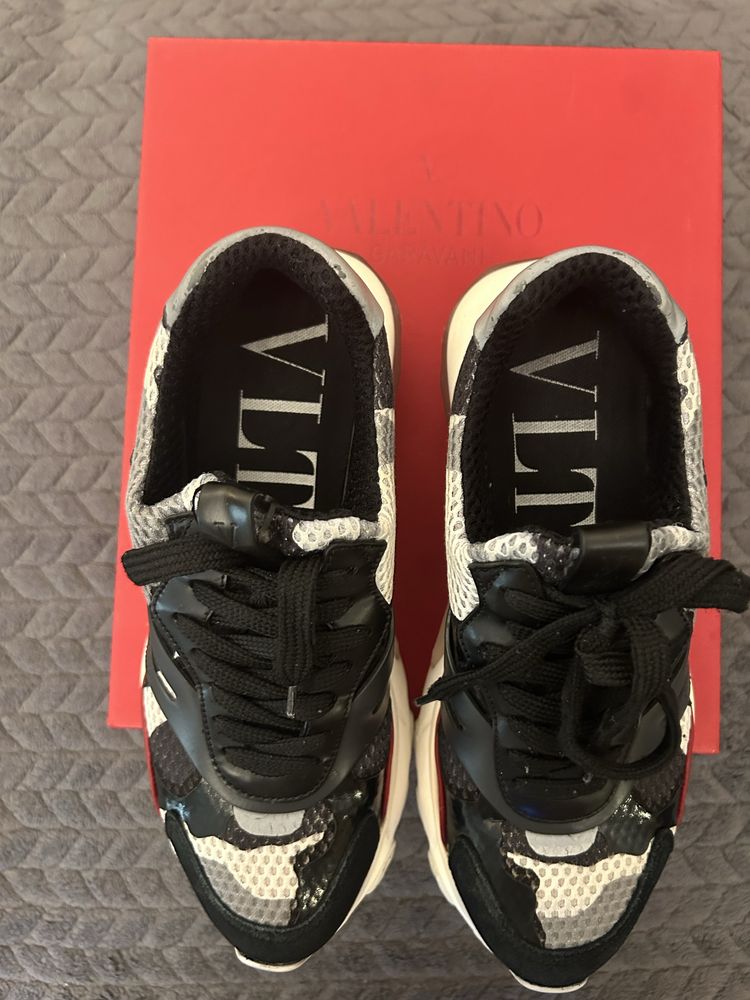 Сникърси  Valentino