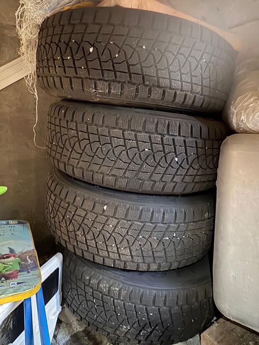 Продам шины лепучка R17, Lexus 470