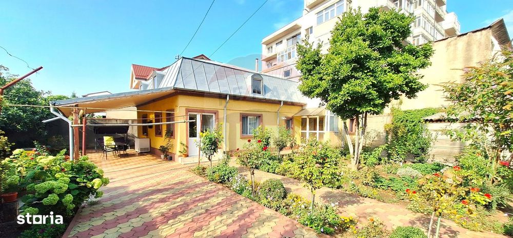 Casă / Vilă cu 5 camere de vânzare în zona Central