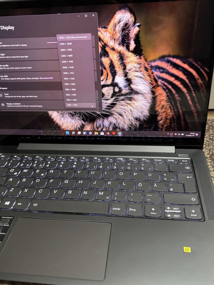 Laptop OLED 4K Yoga Gaming Editar MX 250 i7-1065 RAM16GB nvme 1T Metal