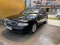 Audi A8 1999година