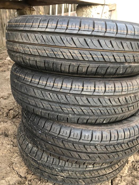 Vand 4 cauciucuri dunlop165/65R14