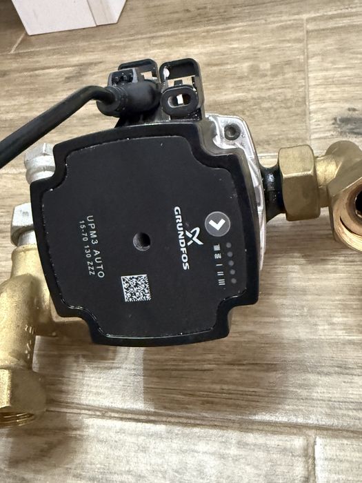 Grup amestec cu pompa Grundfos si filtru magnetic Giacomini