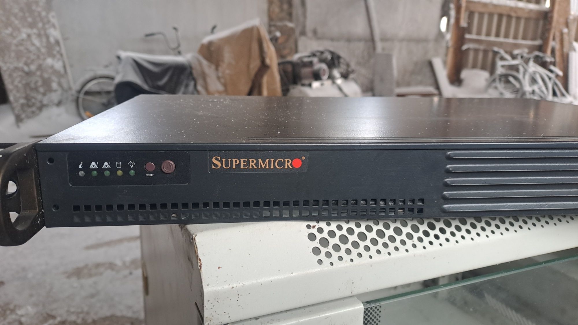 Сервер Supermicro 502-2. В рабочем состоянии.
