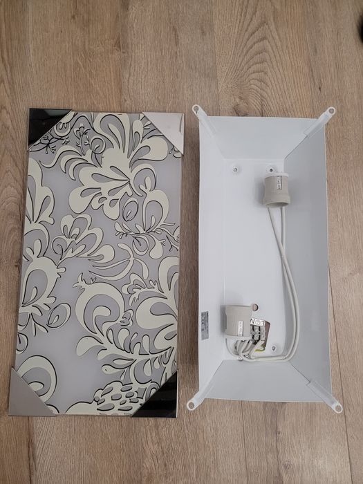 Set Lampă de tavan model 3 D cu doua aplice în stare foarte bună