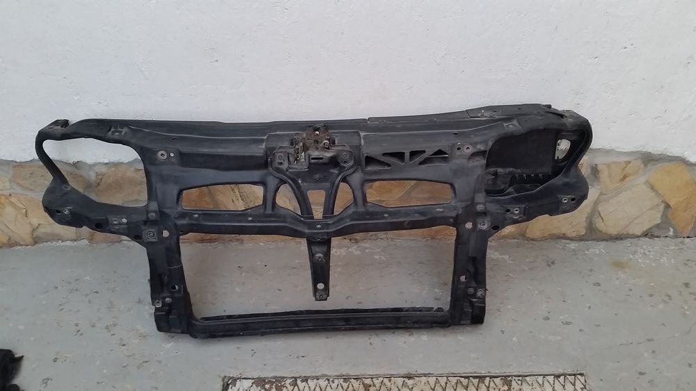 Гума врата дясна казанче задна греда  Голф 4 1.9 ТДИ