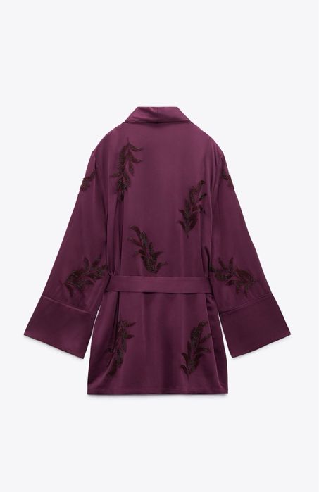 Сатенен костюм Зара в модерен цвят