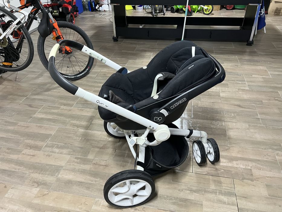 Vand carucior Quinny 4 in 1 si alte accesorii pentru bebelusi