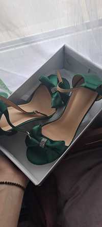 Pantofi catifea verde