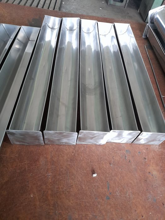 Producători forme terrine / rulade/ tăvi pentru copt.