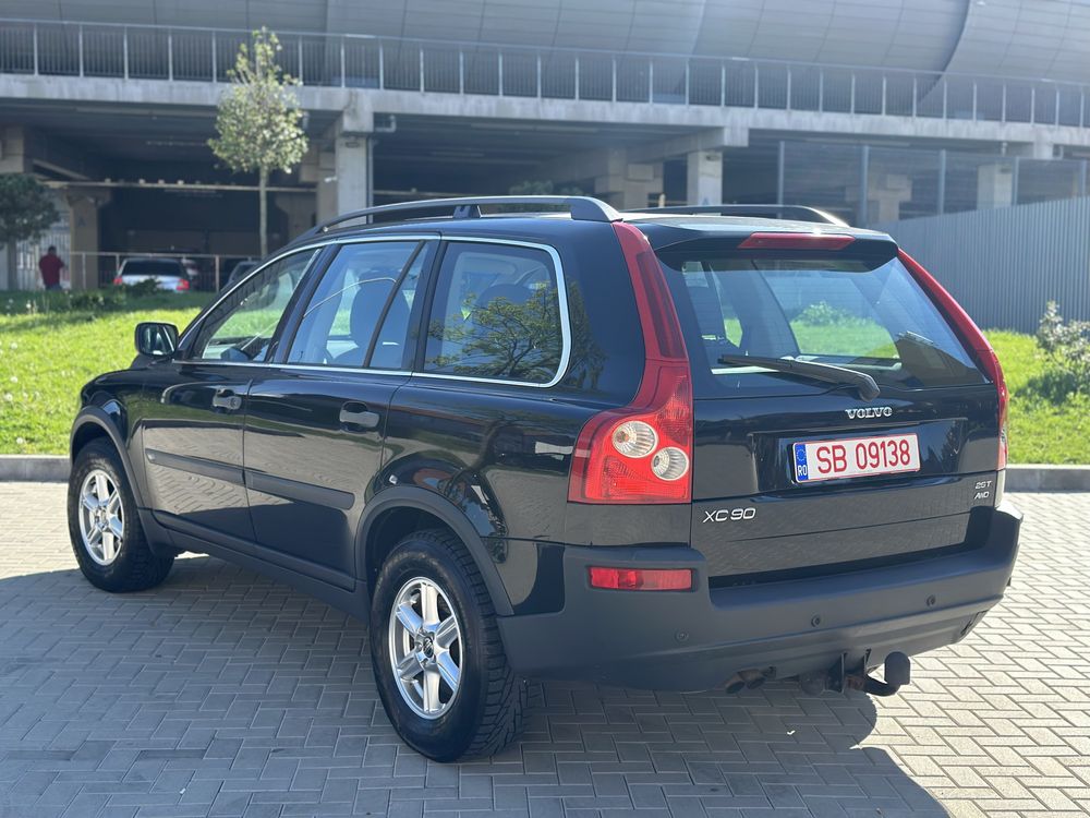 Volvo XC90 • 2.5i AWD 4x4 • Automatic • 90.000KM