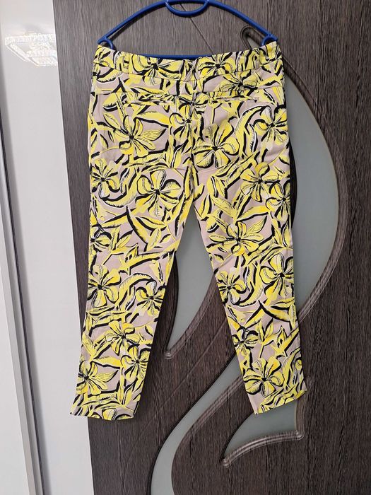 Pantaloni firma ETIC marimea 40.