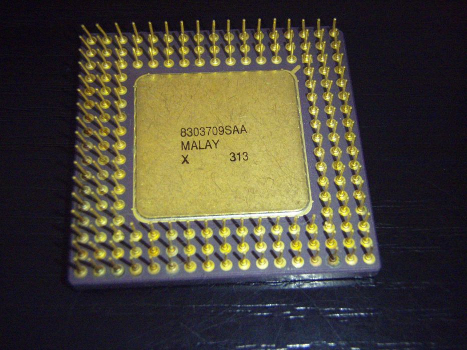 Componente vintage procesoare Intel A80502-75 A80502-90 A80486DX-33