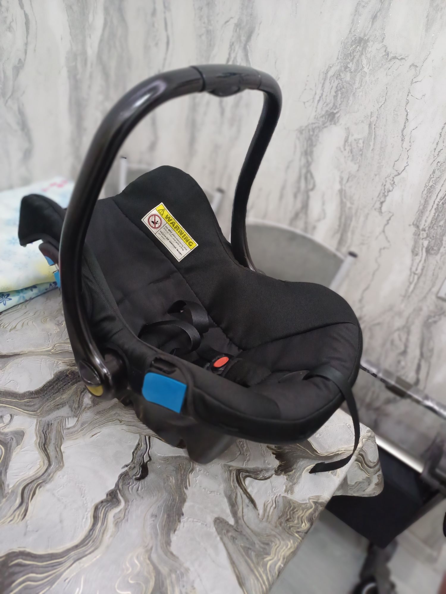 Продаётся фирменный авто люлька