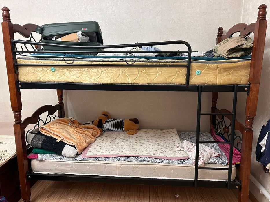 Двухъярусная кровать