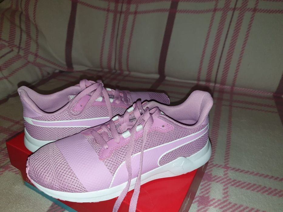 Vând adidași originali Puma, aproape noi, mărimea 39