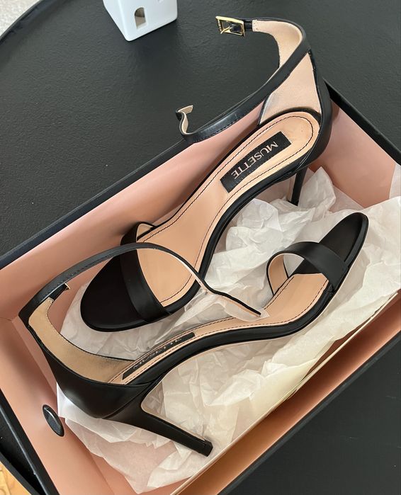 Кожени сандали на ток MUSSETE с тънки каишки