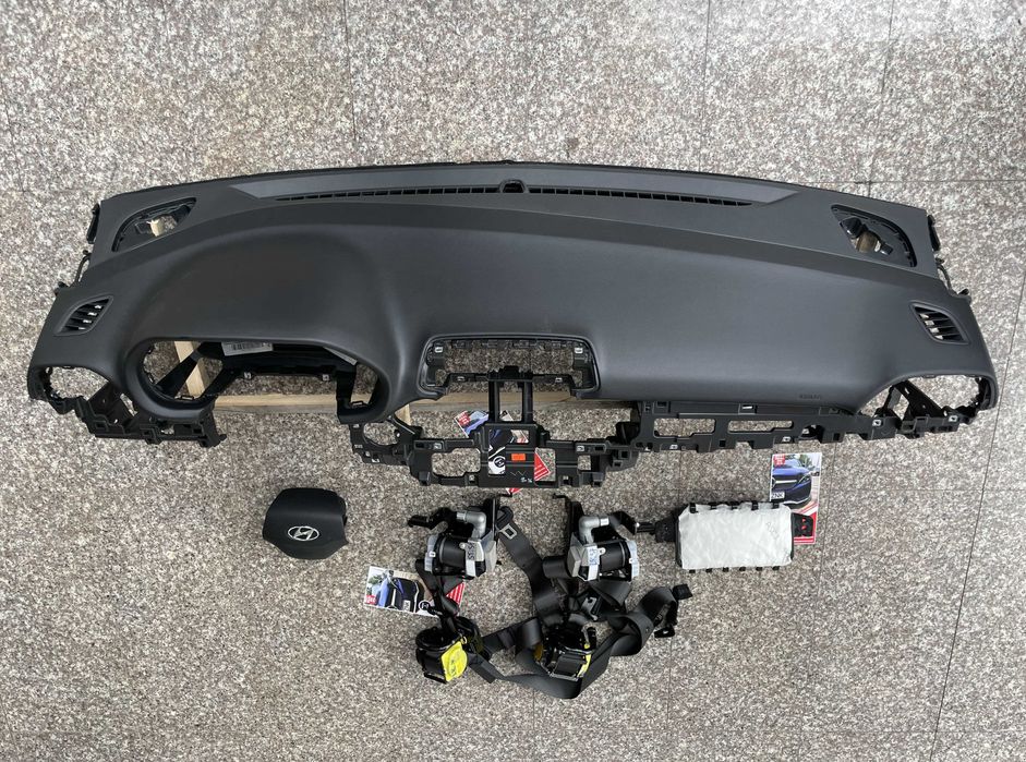 Hyundai I30 fab. 2022 kit airbag / set centuri / plansa de bord