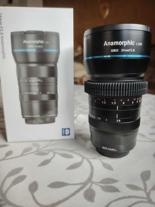 SIRUI 24mm F2.8 1.33x Anamorphic Lens За MFT