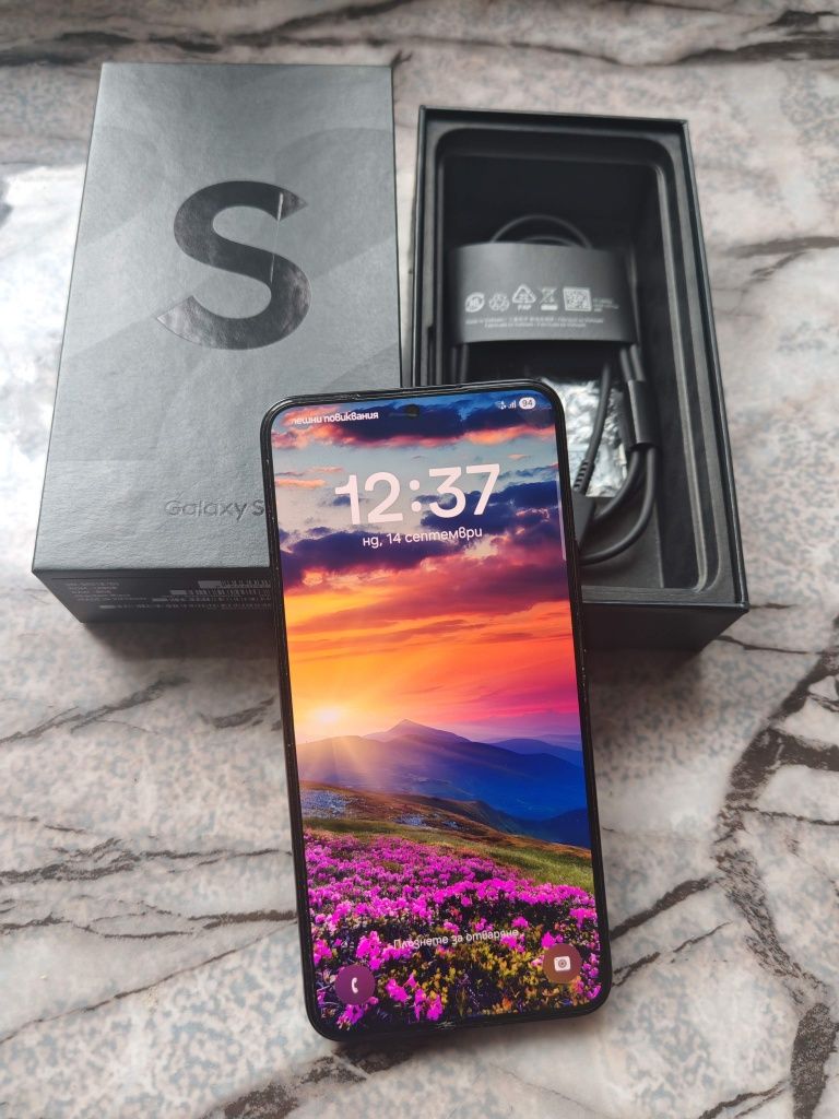 Продавам Samsung Galaxy S22- 5G 128GB-като нов!