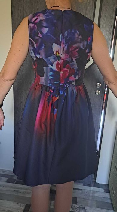 Официална рокля с подплата