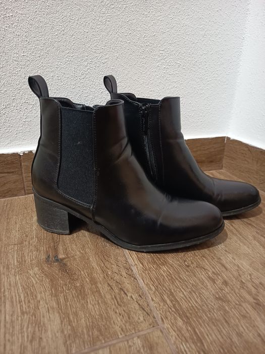 Ghete negre- mărime 39