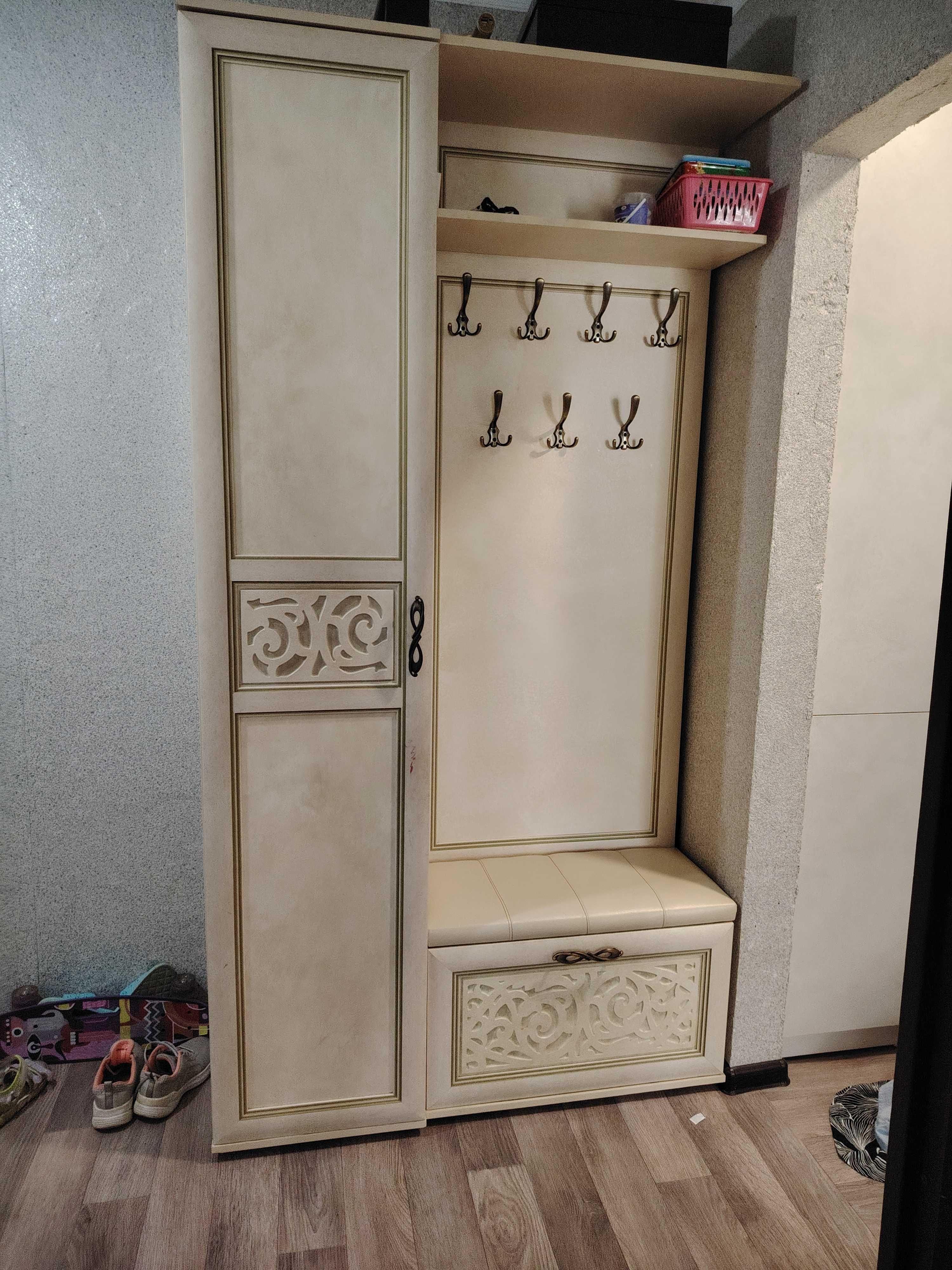 Срочно продам шкаф