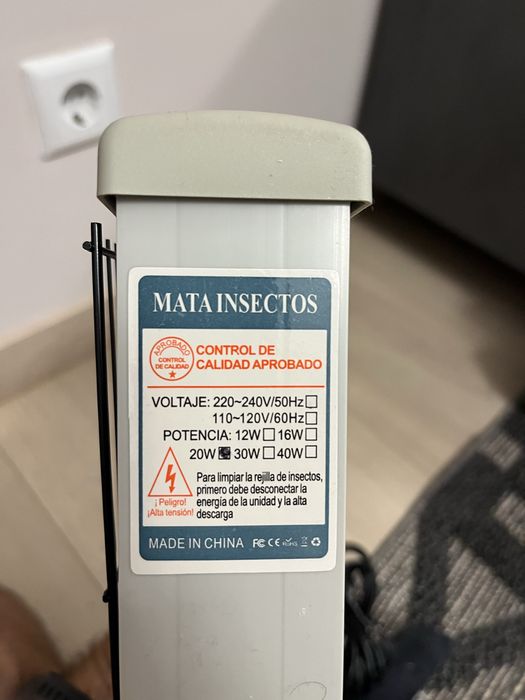 Lampa electrica anti tantari de 20W