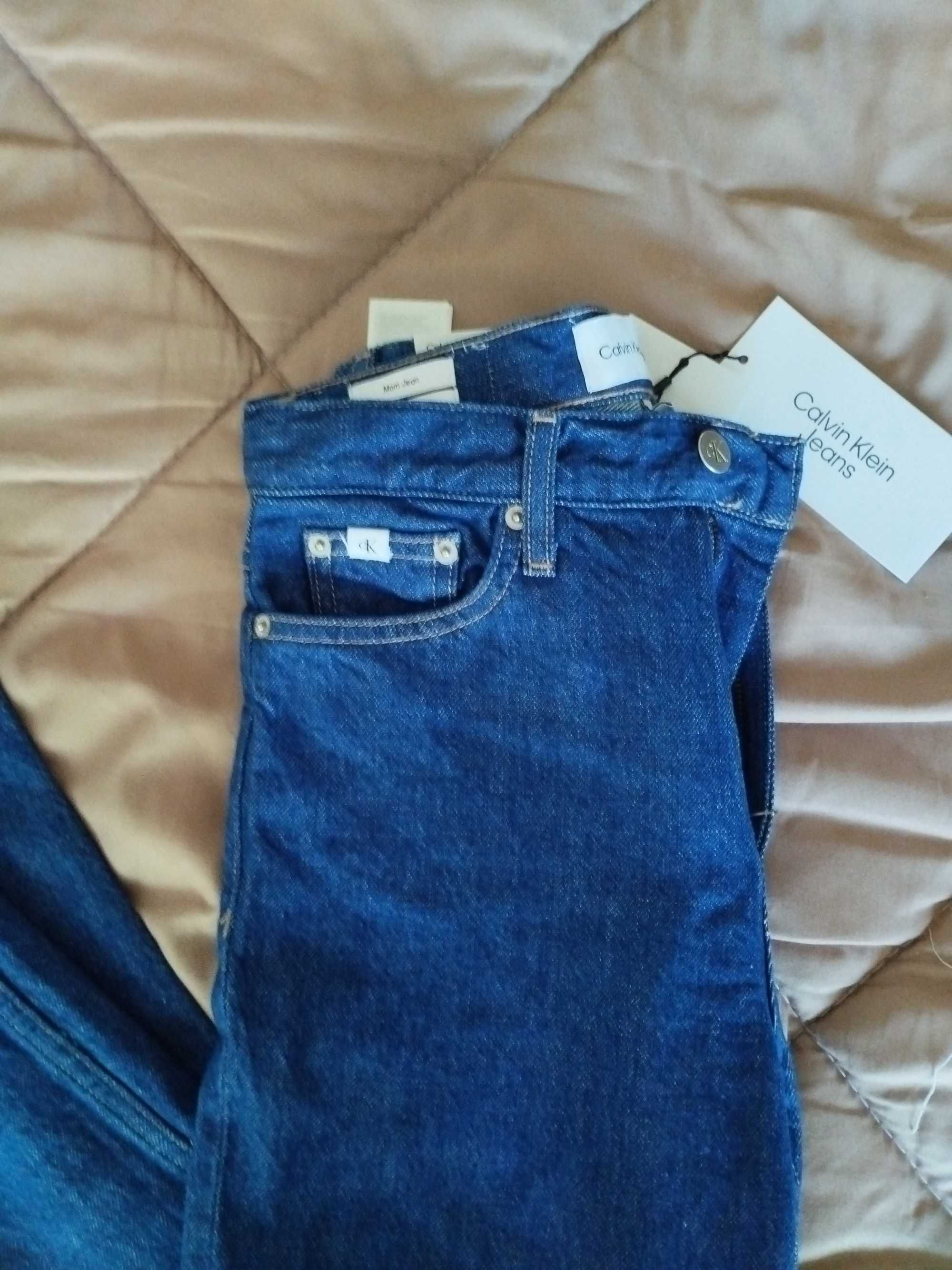 Дънки Calvin Klein mom