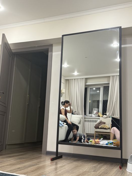 Продам напольное зеркало большое