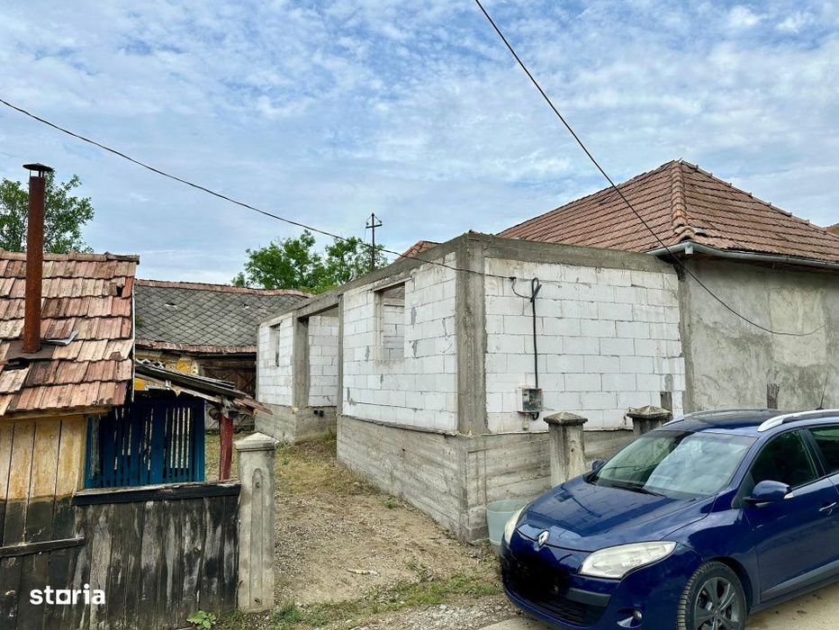 Casa de vanzare in Comuna Vad, la 22 km de Dej – cu utilitati, teren